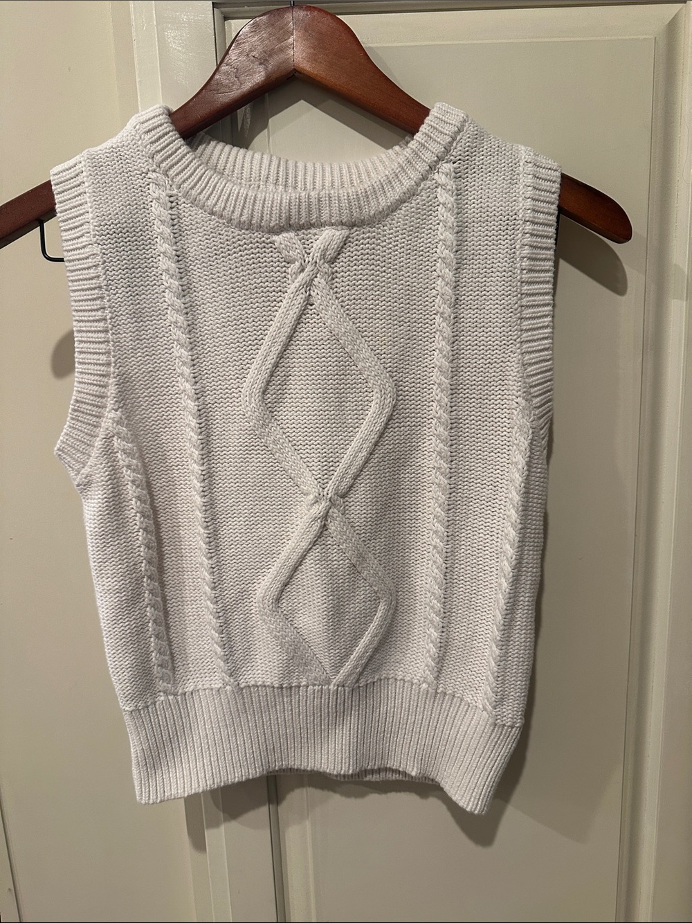 Cotton On White Cable Knit Sleeveless Sweater Vest
